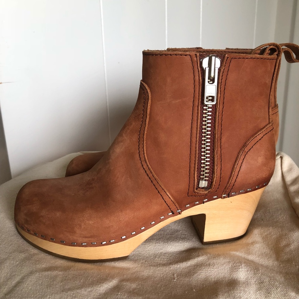 Swedish Hasbeens Clogs Zip it Emy Boot in Cognac